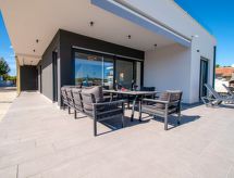 Exclusieve villa voor 8 aan de kust van Pula met privézwembad, op 1,5 km van zee - thumbnail 4