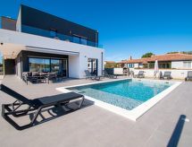 Exclusieve villa voor 8 aan de kust van Pula met privézwembad, op 1,5 km van zee - thumbnail 2