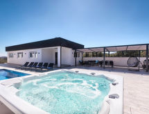Villa Vallelunga: Stijlvolle villa met privézwembad nabij Pula - thumbnail 3