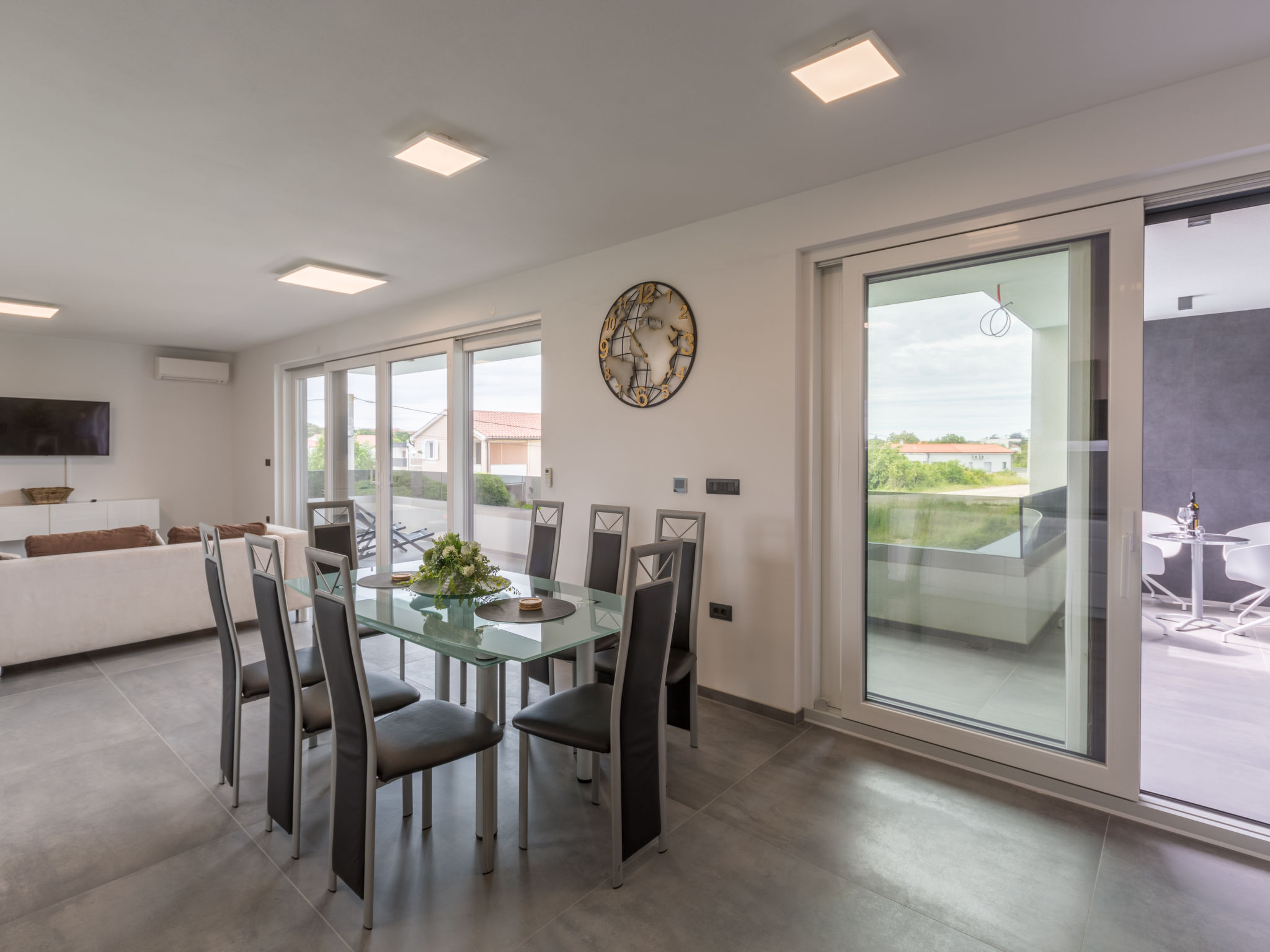 House 2258 - Drinnen
