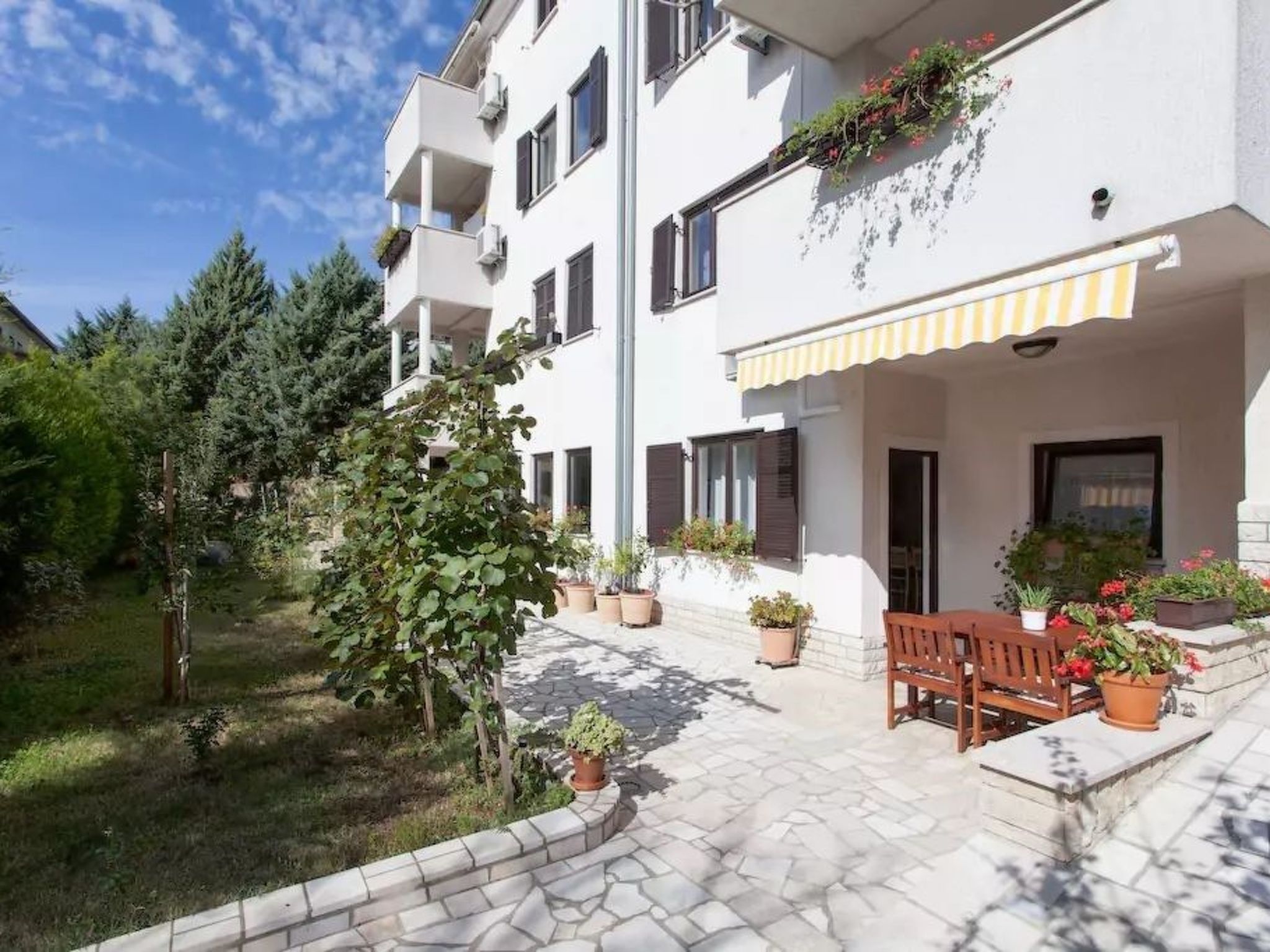 Photo of Wohnung mit Garten in der Nähe des Zentrums