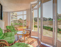 Zonnig appartement vlakbij zee en strand in Pula, Istrië - thumbnail 1