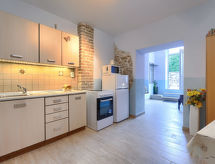 Knus appartement Sonja vlakbij zee in Pula - thumbnail 4