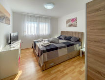 Zonnig appartement DaNi nabij strand en historisch Pula - thumbnail 3