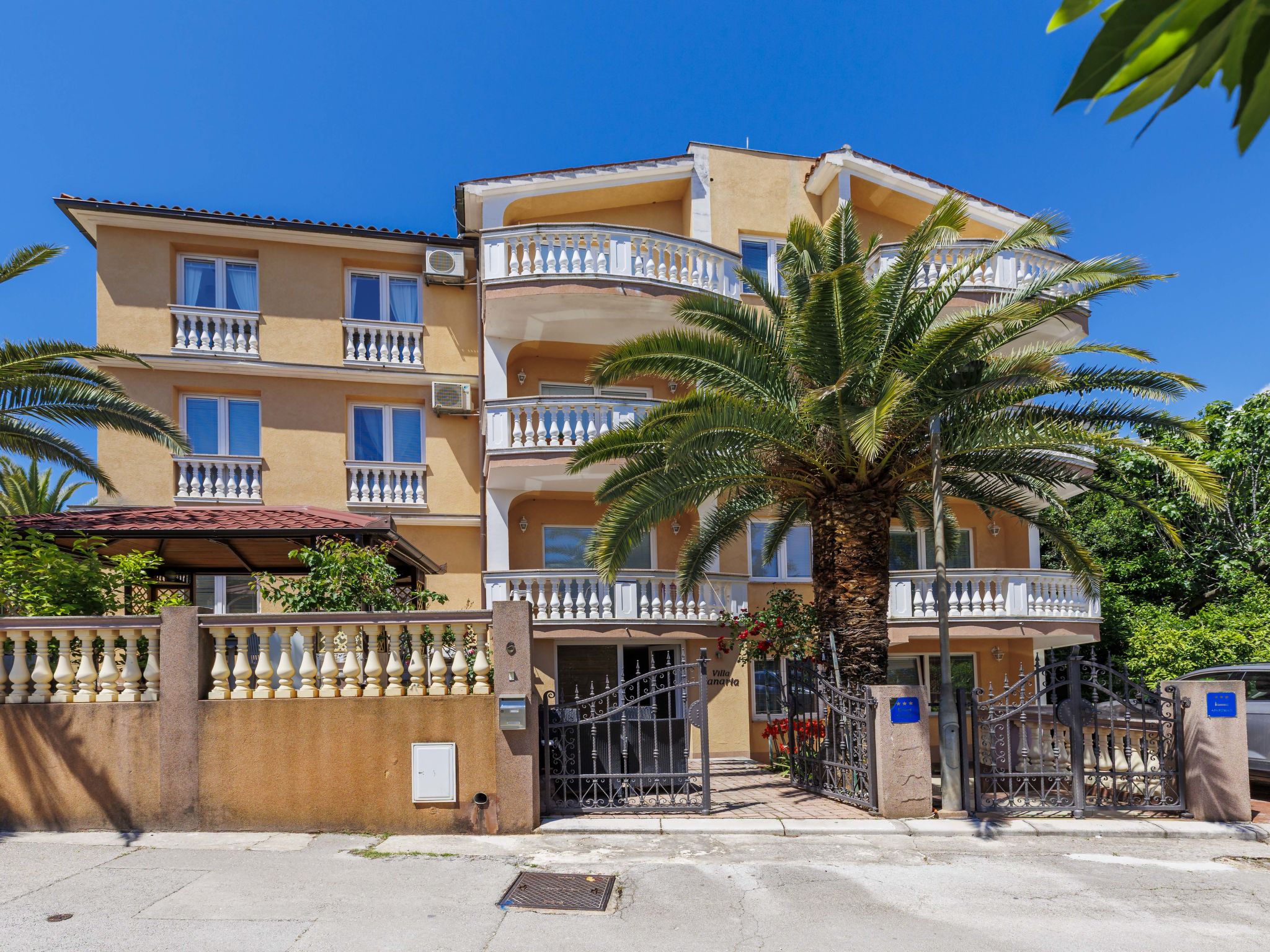 Villa Canaria studio