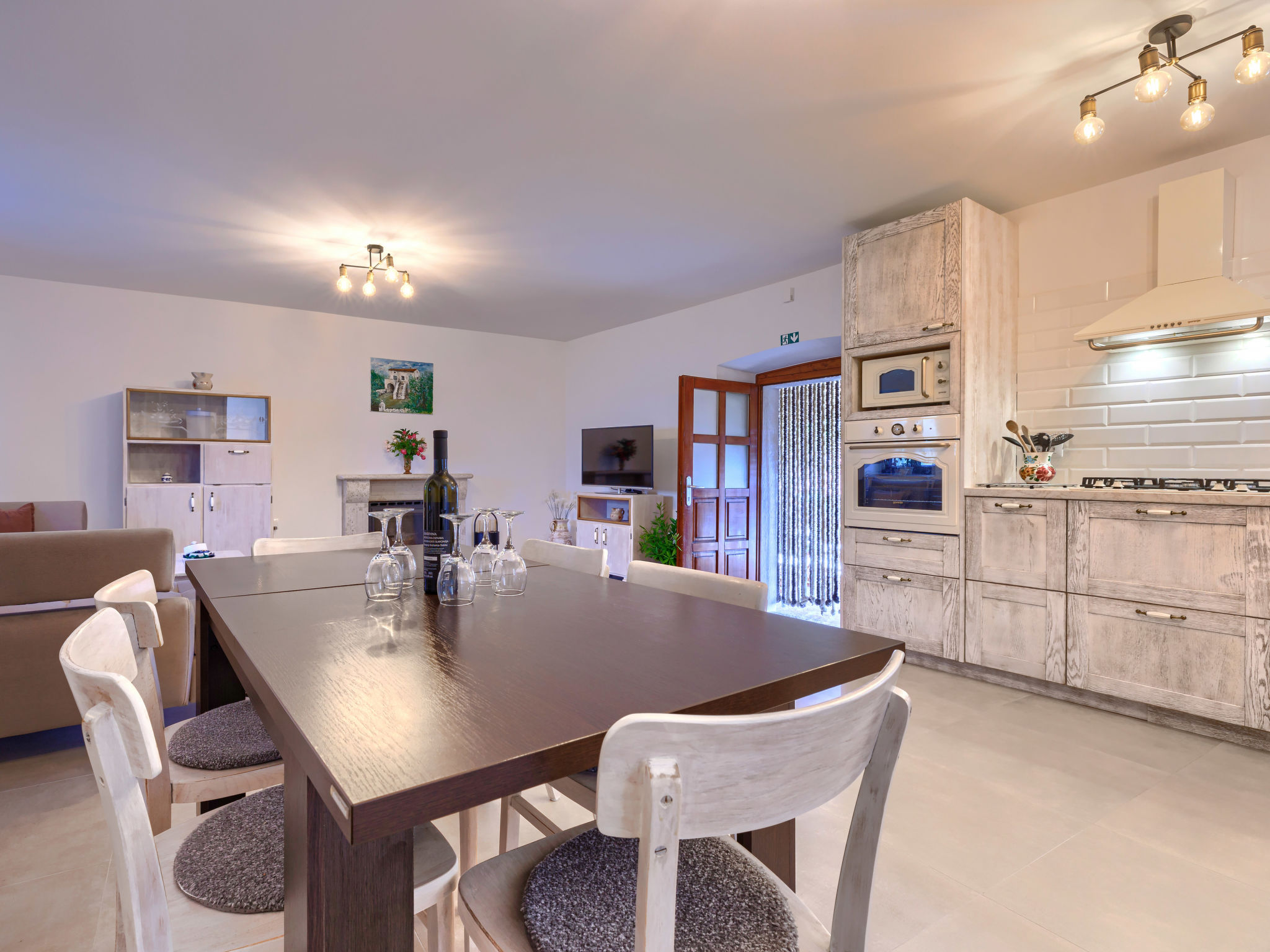 Kitchen / Dining Room