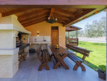 5-persoons vakantiehuis Nina in Pula met wellness en tuin - thumbnail 4
