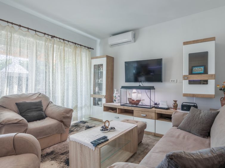 Search and Stay destination Fažana, Istarska županija - Croatia from AU$ 166. Ruza (PUL503)