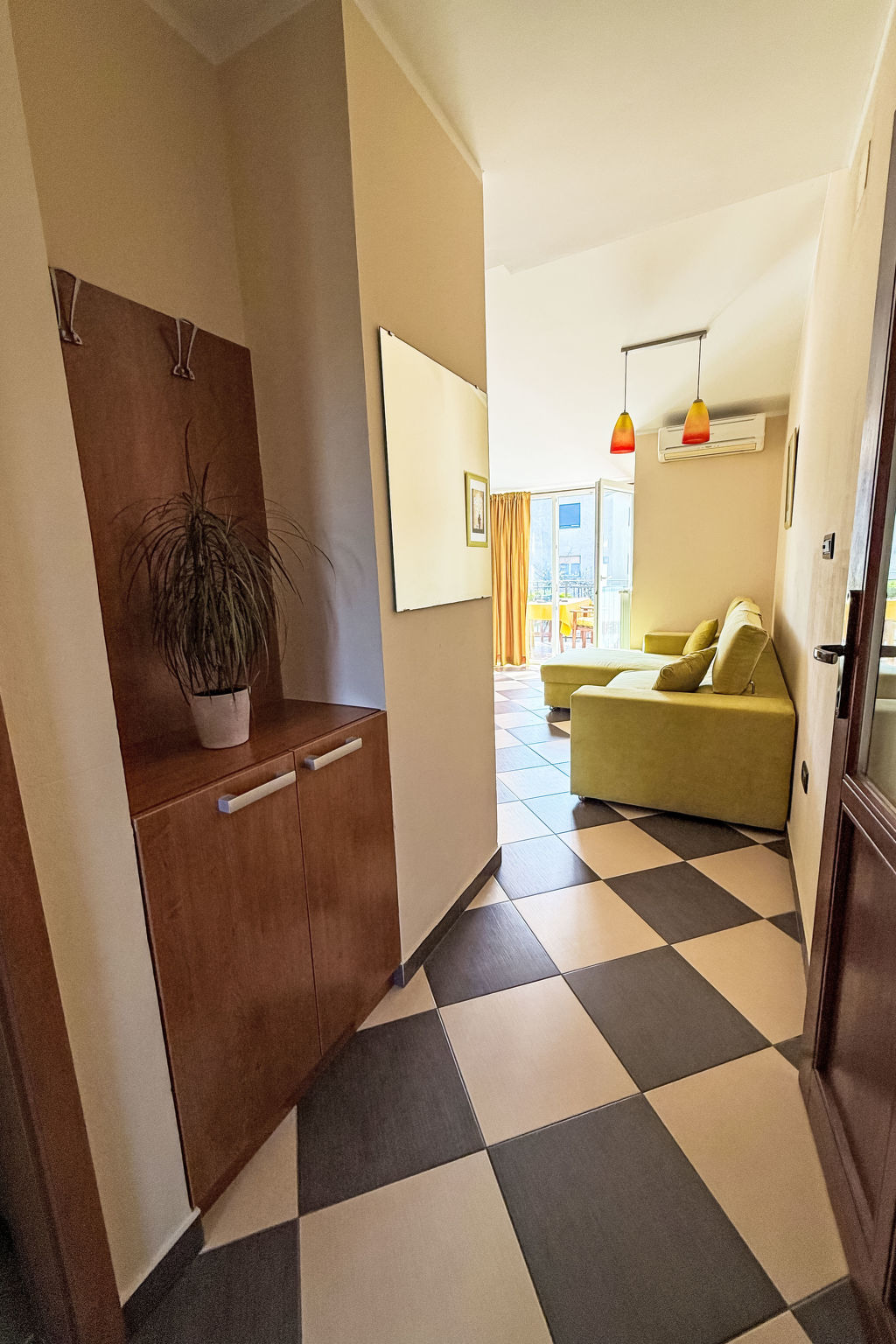 Modernes Appartement in Pula mit Grill und Garten - Binnen
