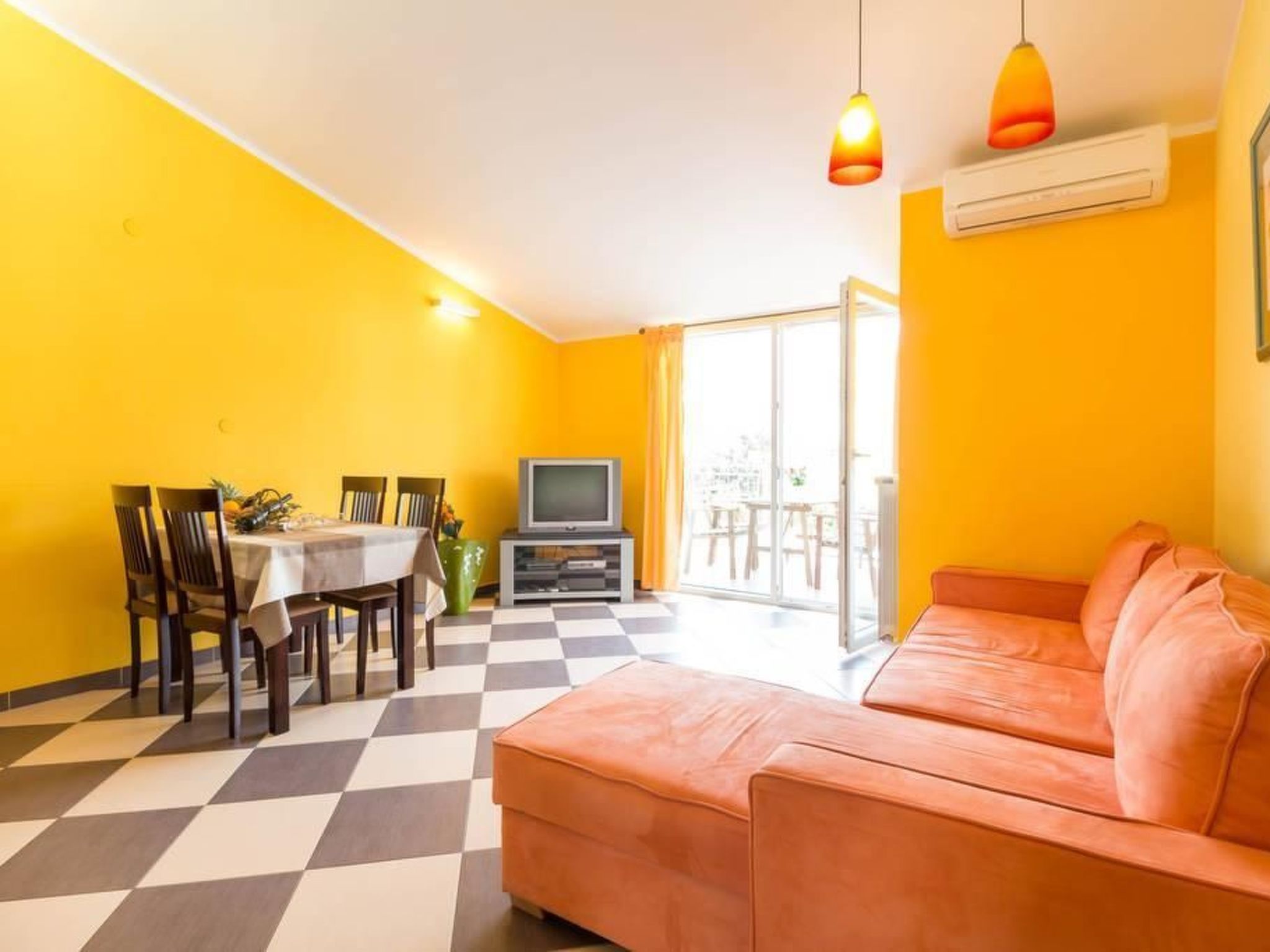 Photo of Modernes Appartement in Pula mit Grill und Garten