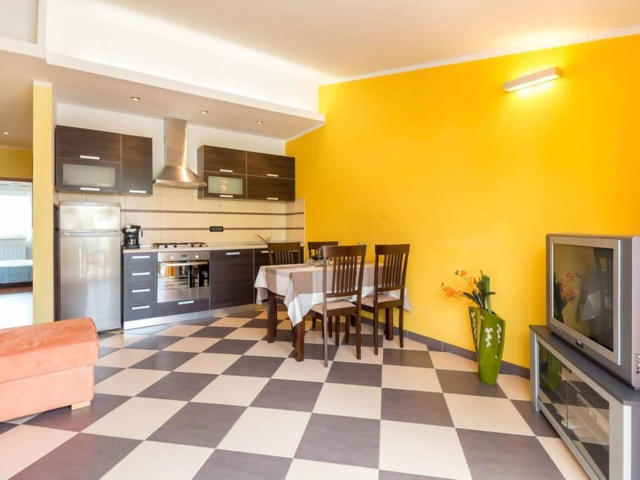 Photo of Modernes Appartement in Pula mit Grill und Garten