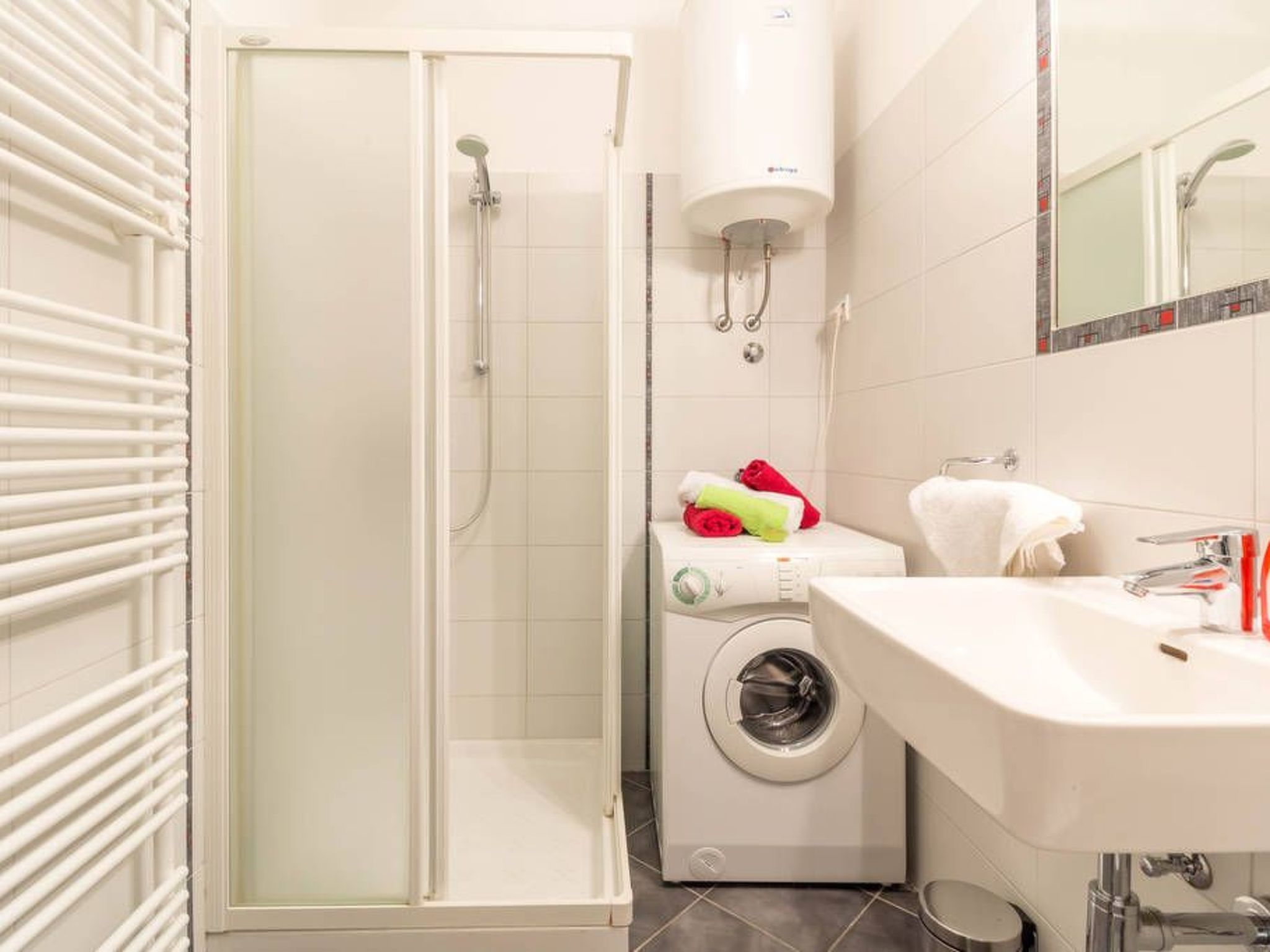 Photo of Modernes Appartement in Pula mit Grill und Garten