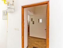 Moderne studio in het hart van Pula, vlakbij het strand - thumbnail 3