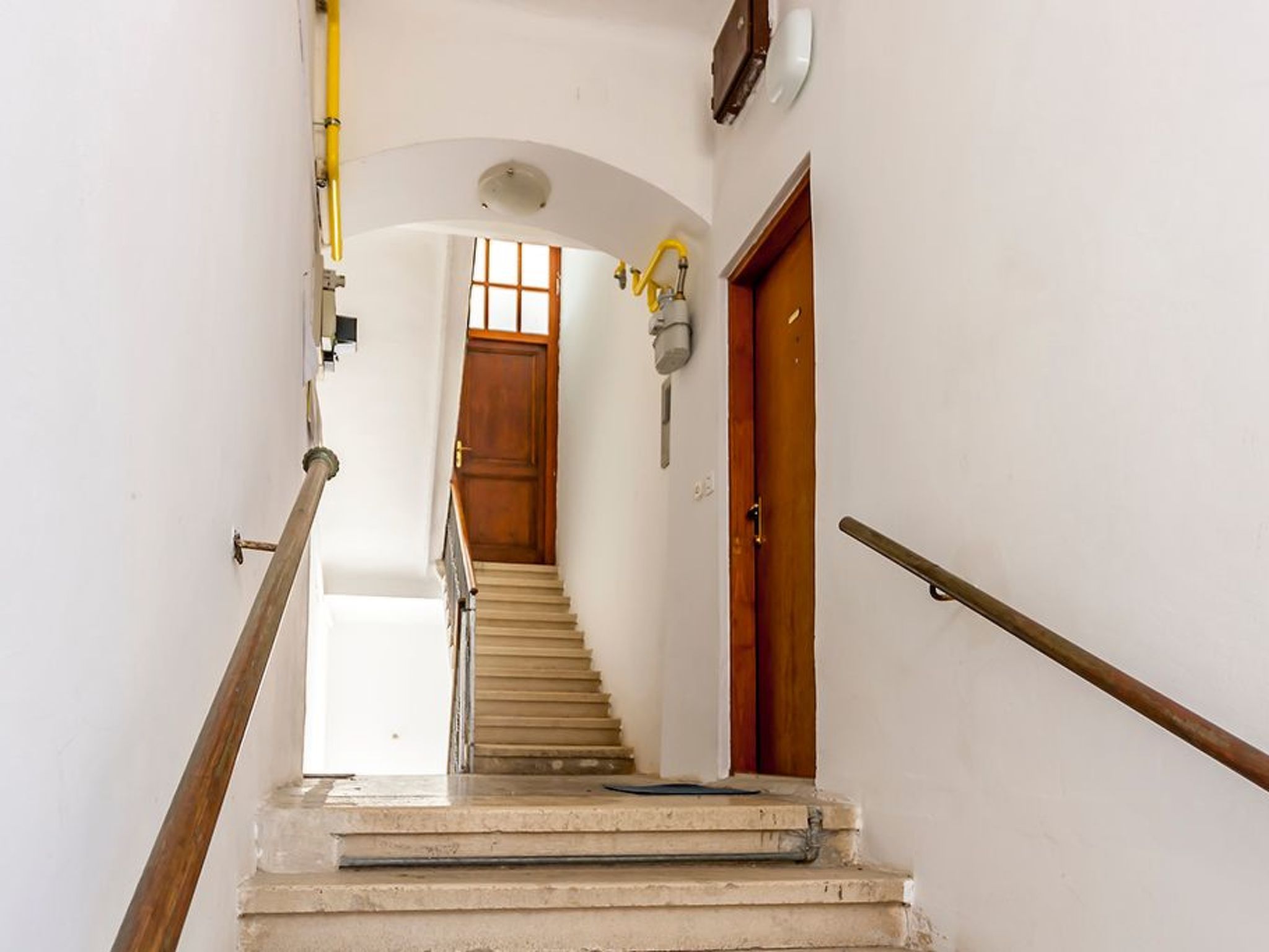 Modern eingerichtete und komfortable Ein-Zimmer-Wohnung direkt im Zentrum von P