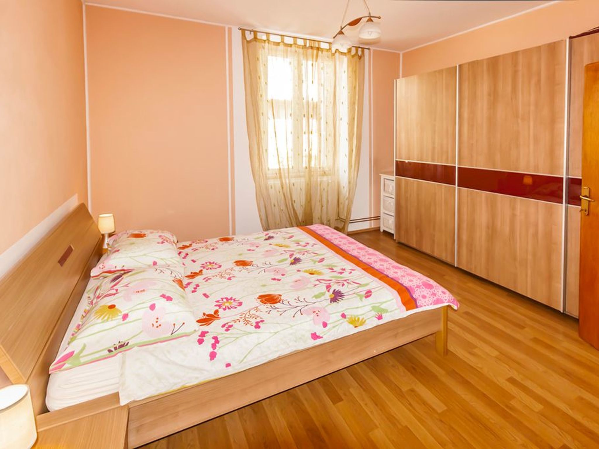 Modern eingerichtete und komfortable Ein-Zimmer-Wohnung direkt im Zentrum von P-Image-tags.info