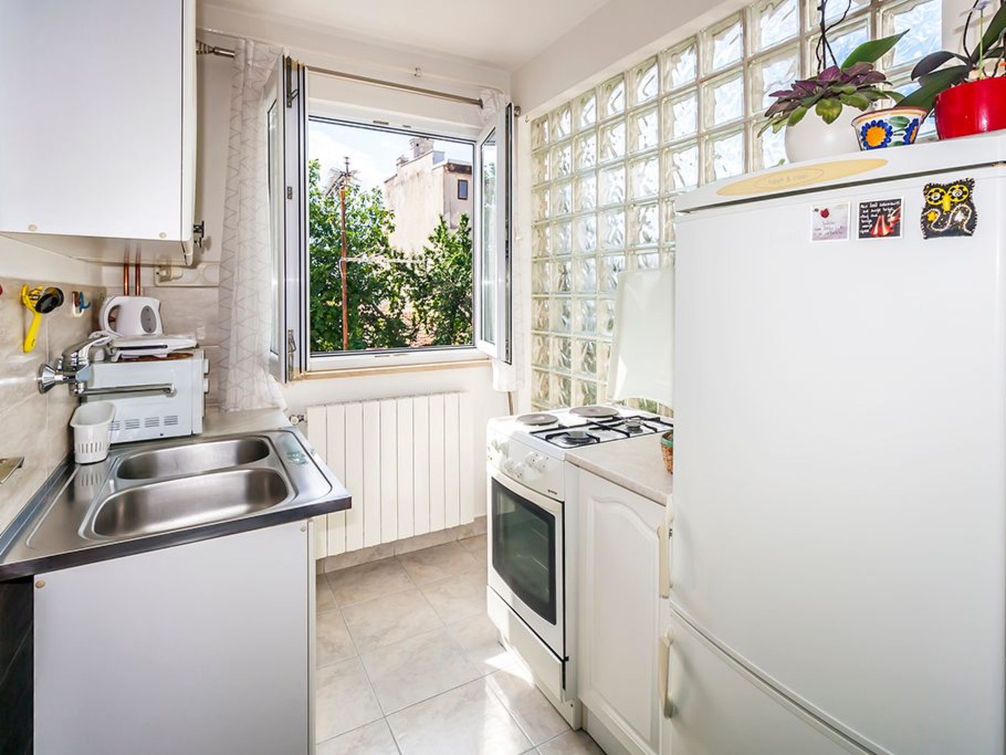 Modern eingerichtete und komfortable Ein-Zimmer-Wohnung direkt im Zentrum von P-Image-tags.info