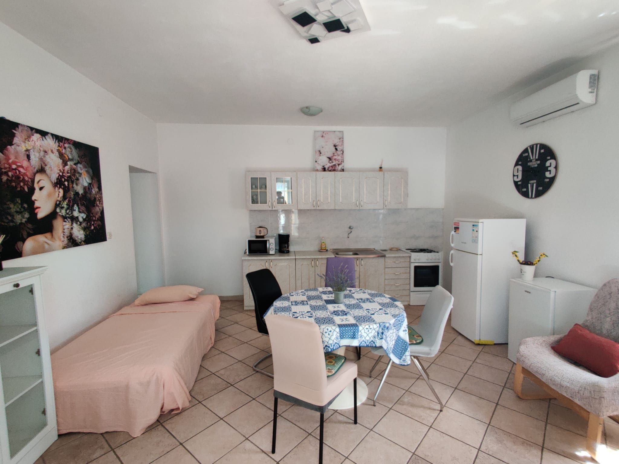 2 mit Parkplatz, Wifi, Ac