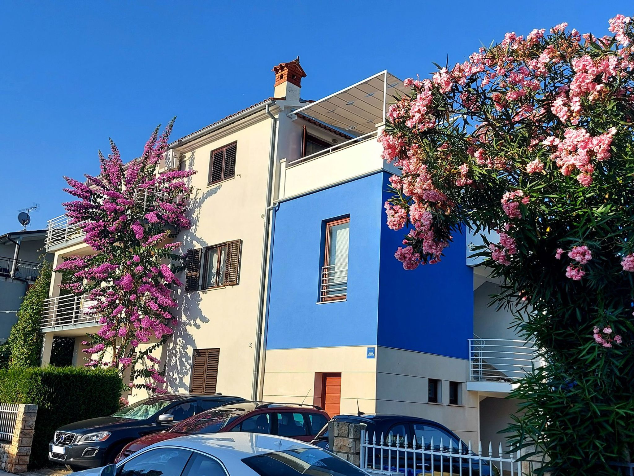 Geräumige charmante Wohnung in der Nähe des Meeres-Dedans