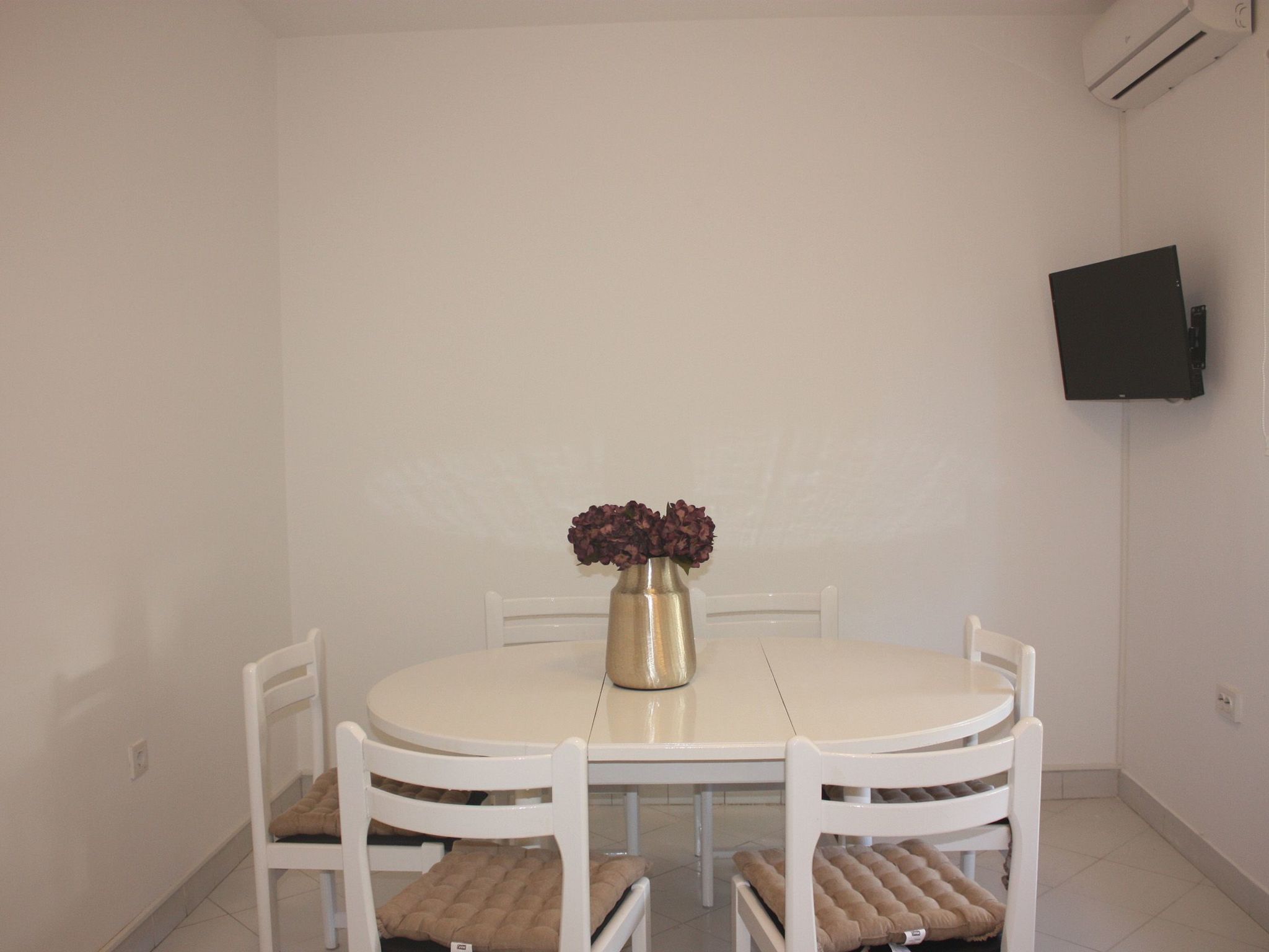 Geräumige charmante Wohnung in der Nähe des Meeres-Dedans