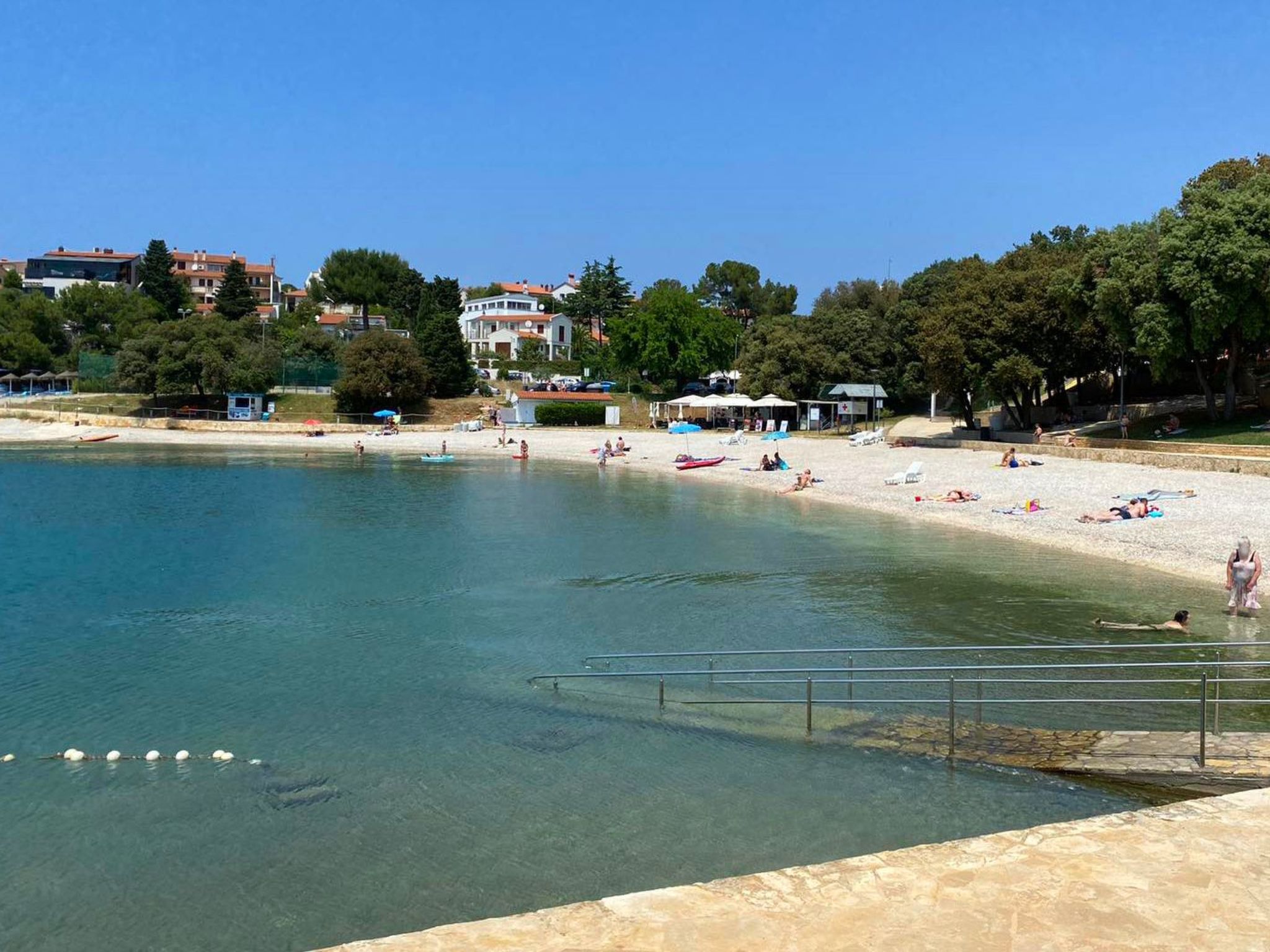 Geräumige charmante Wohnung in der Nähe des Meeres-Dedans