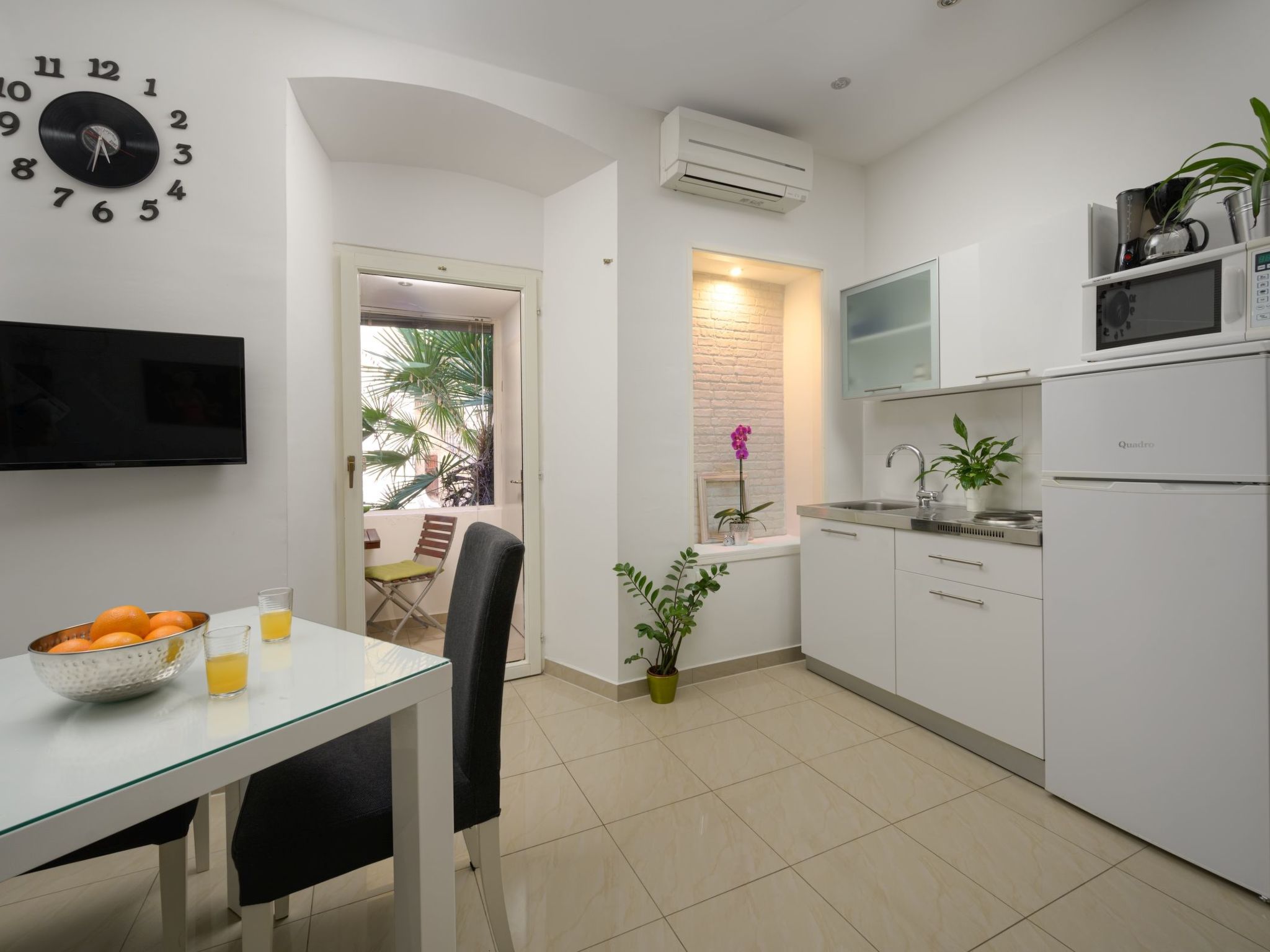 Moderne Wohnung in Arena-Drinnen