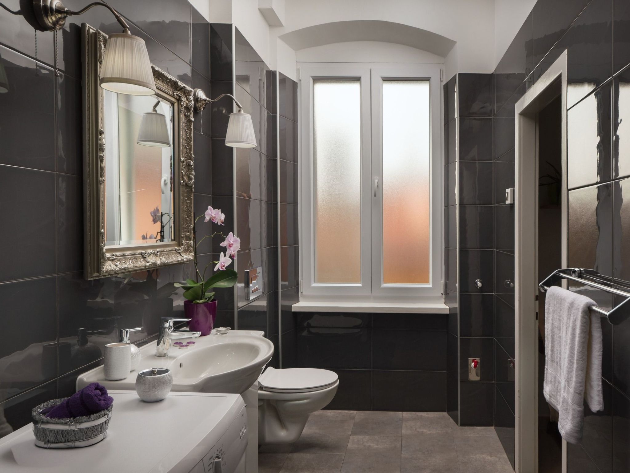 Moderne Wohnung in Arena-Drinnen