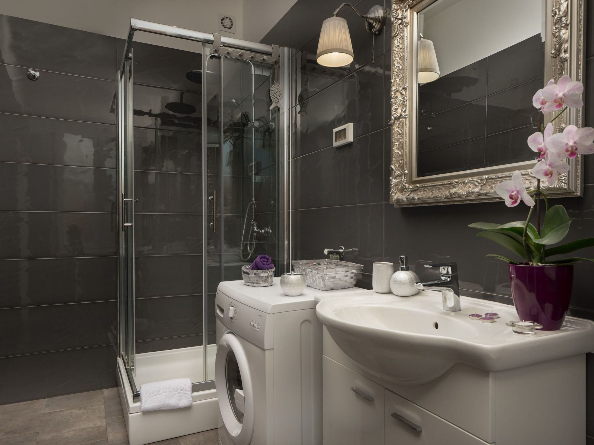 Moderne Wohnung in Arena-Drinnen