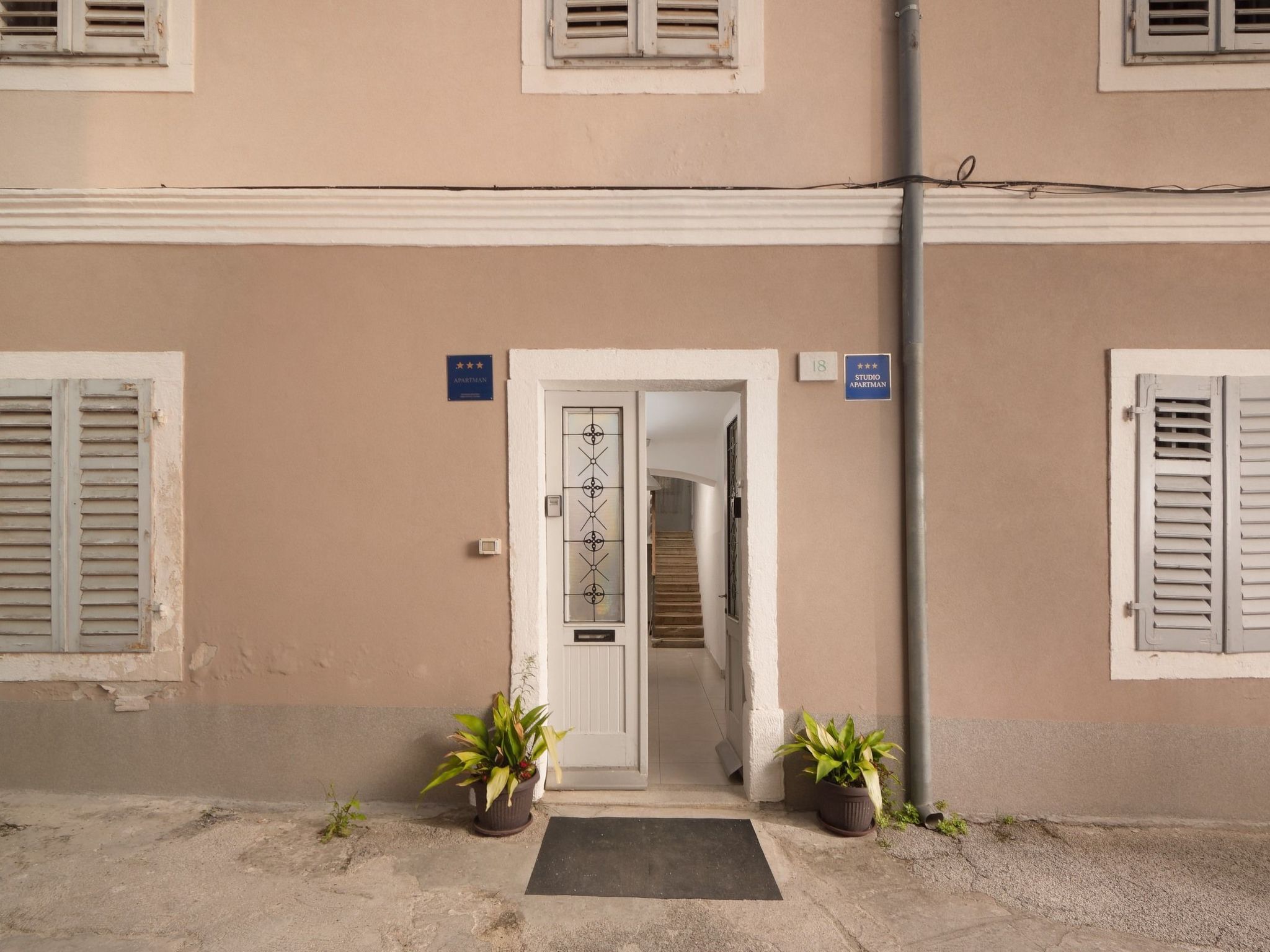 Moderne Wohnung in Arena-Draußen