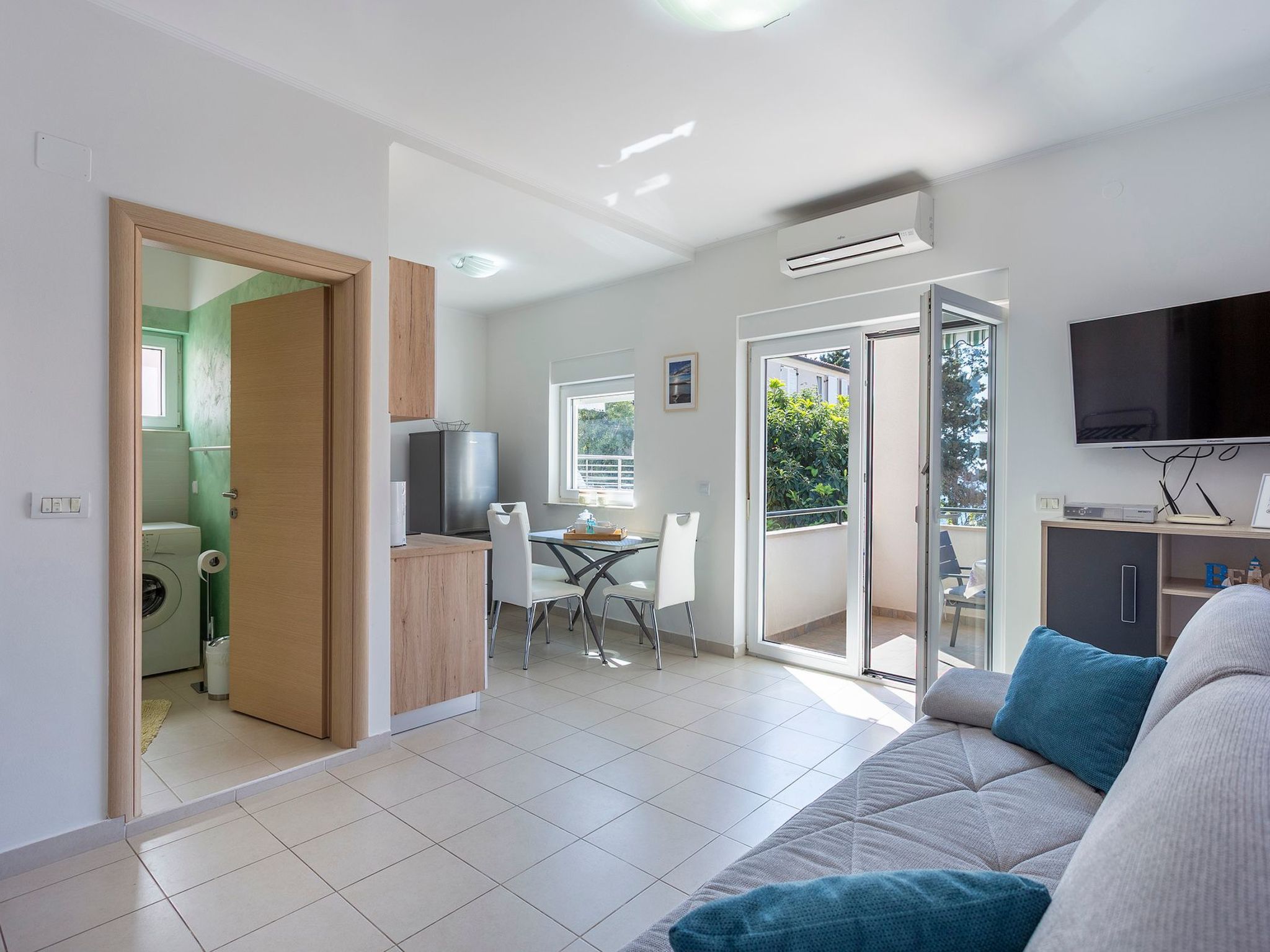 Appartement in Stoja mit Terrasse-Binnen