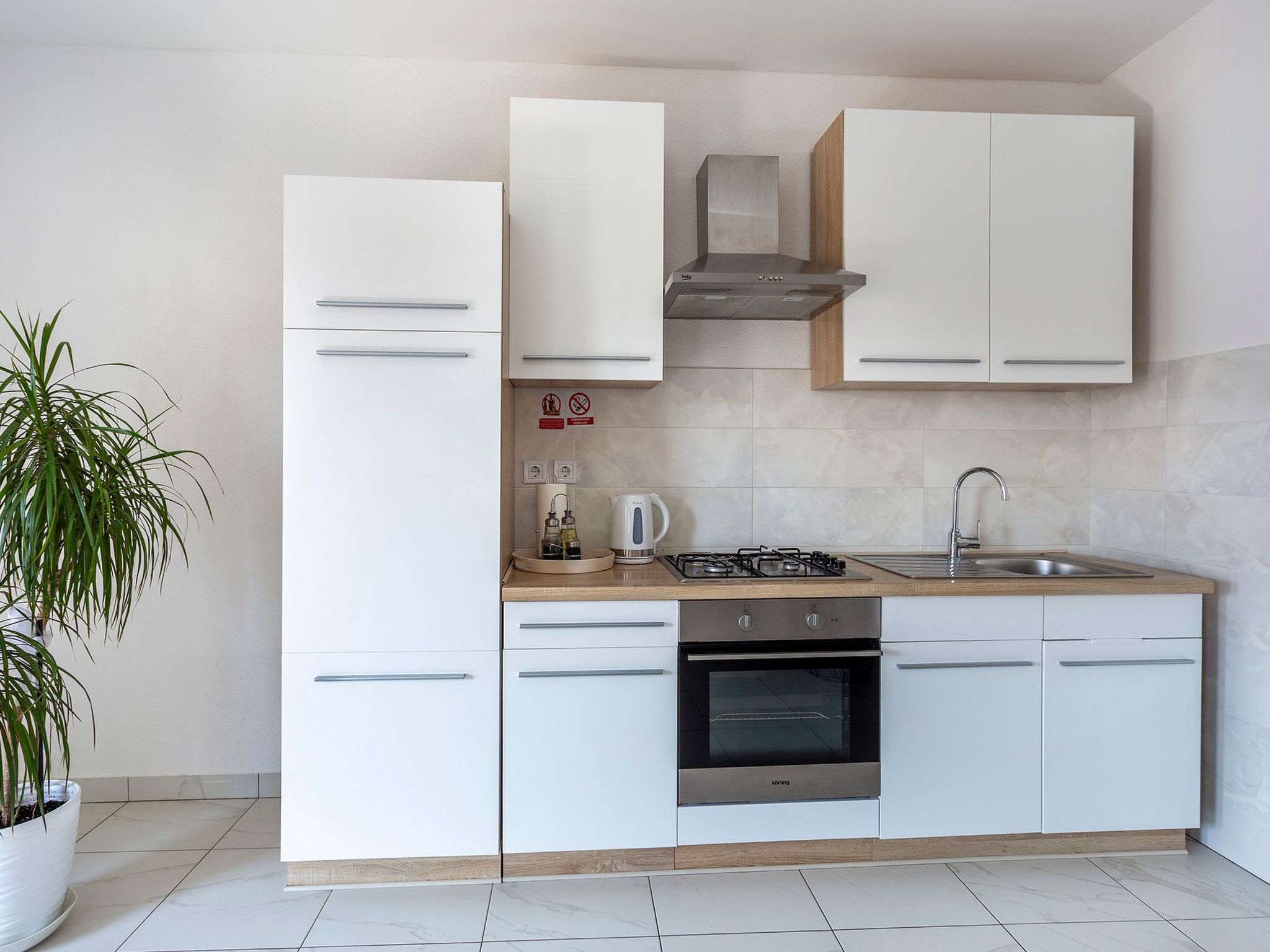 In Pula und Nah am Strand-Binnen