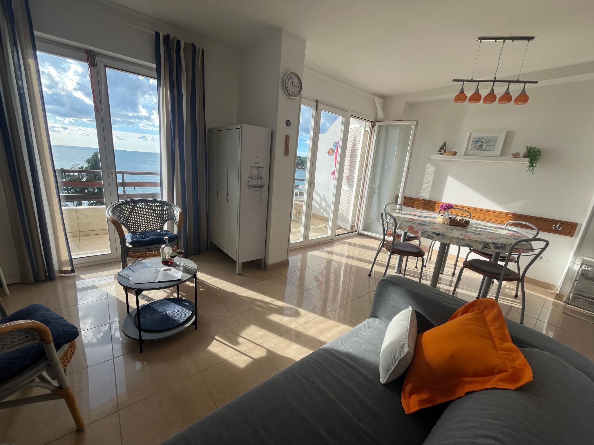 Apartment Marijana mit Meerblick-Drinnen