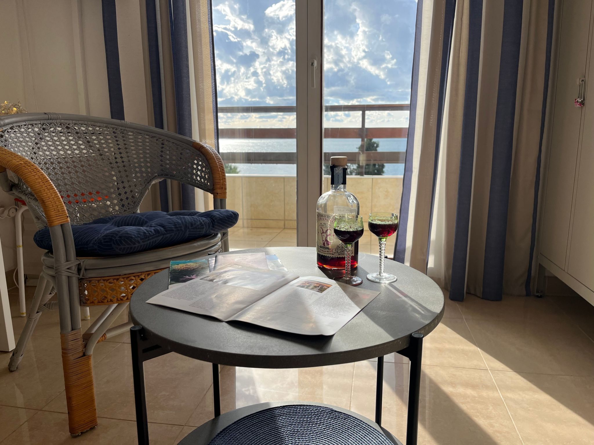 Apartment Marijana mit Meerblick-Drinnen