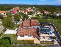 Villa Nikolina: Luxe villa met verwarmd privézwembad op 300m van Pula centrum - thumbnail 2