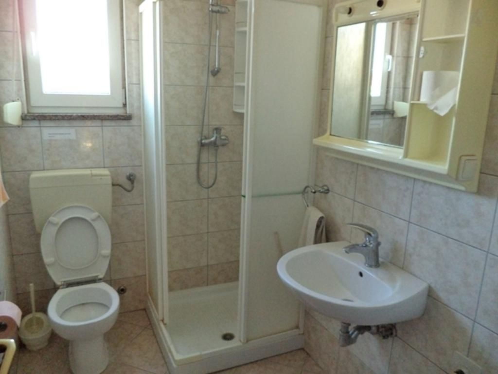 Mit Balkon, für fünf Personen-Drinnen