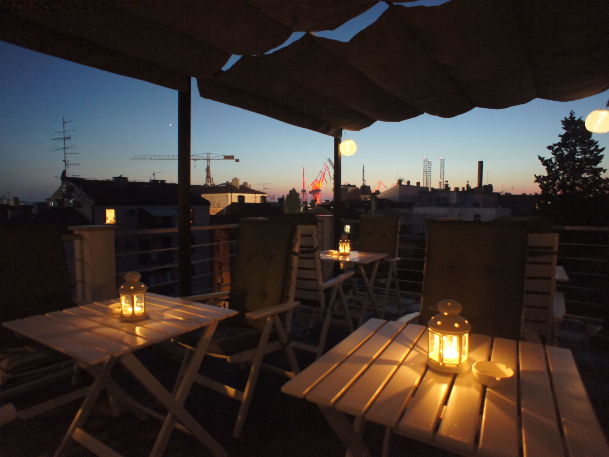 Stilvolle Wohnung in Arena mit großer Terrasse-Image-tags.info