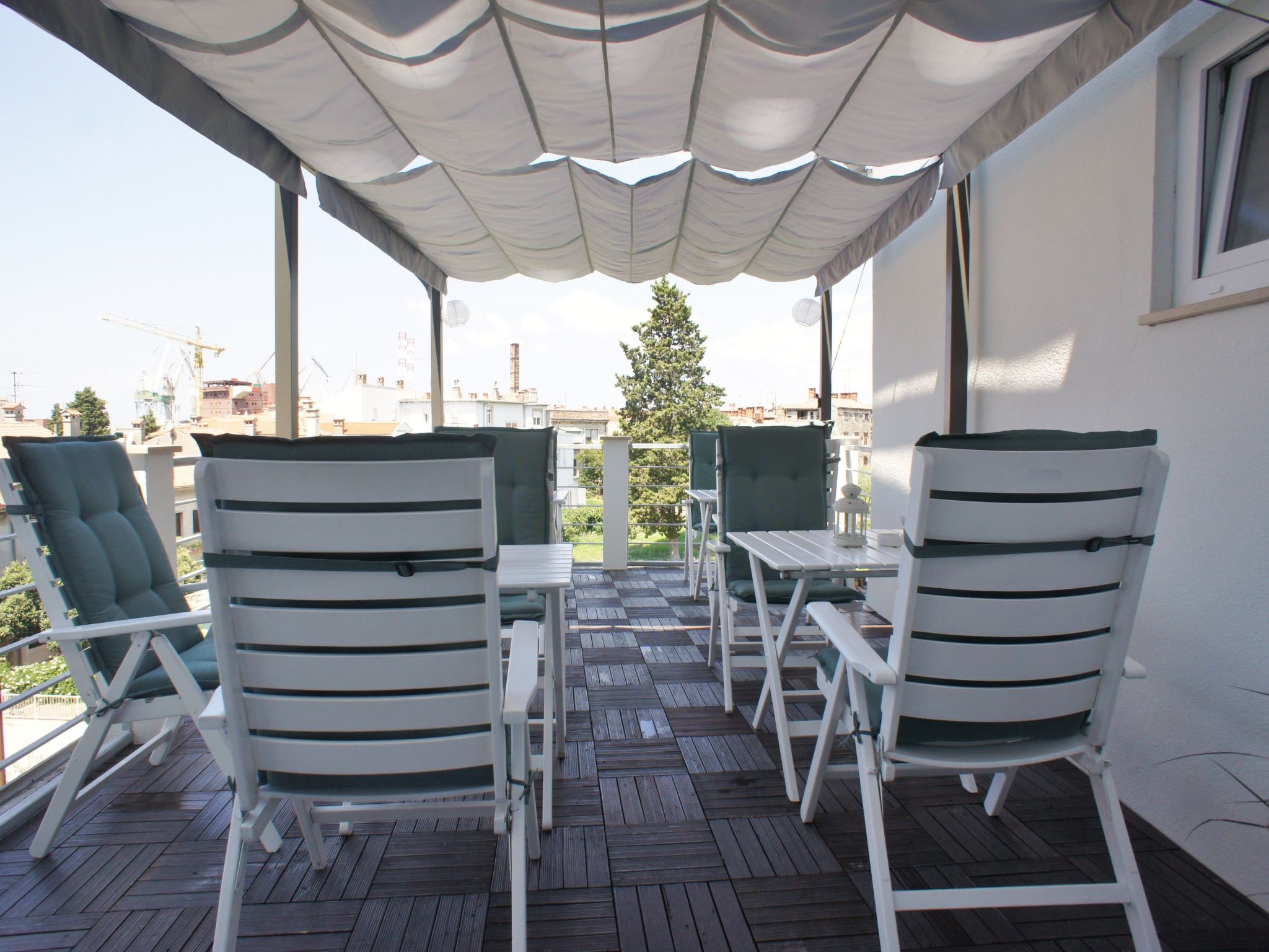 Photo of Stilvolle Wohnung in Arena mit großer Terrasse