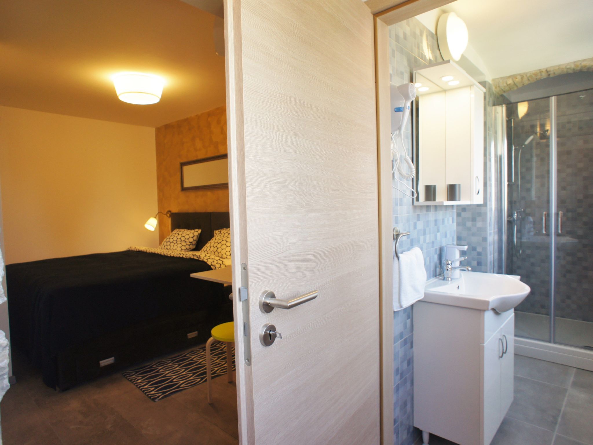 Photo of Stilvolle Wohnung in Arena mit großer Terrasse