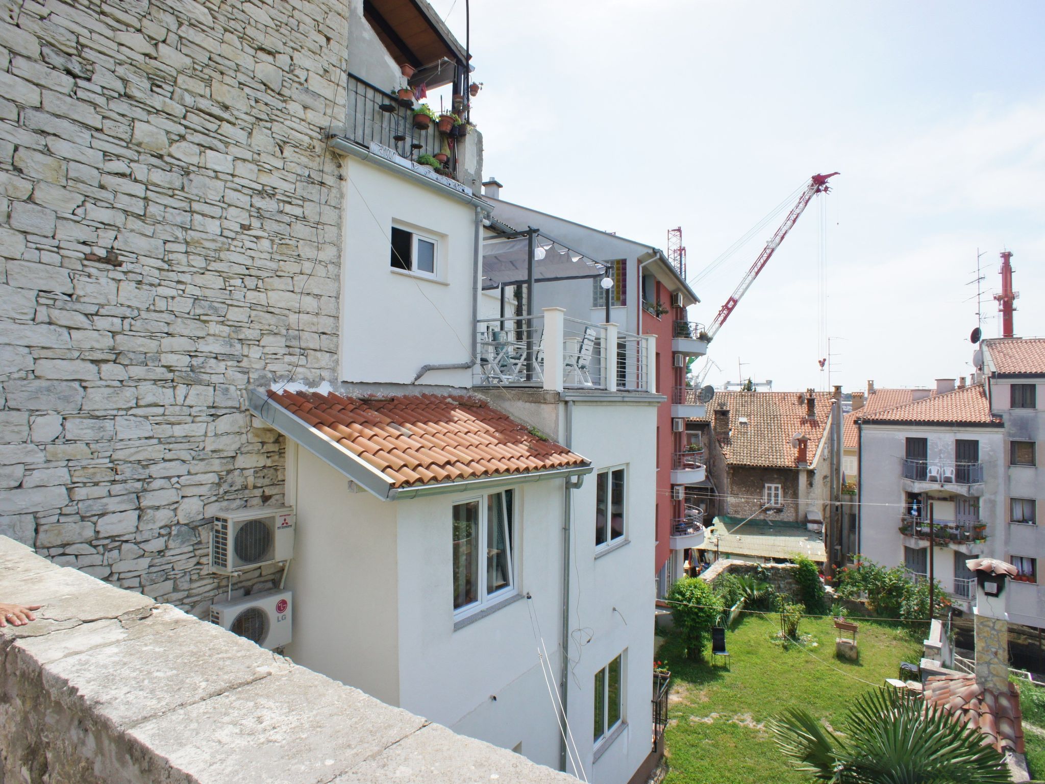 Photo of Stilvolle Wohnung in Arena mit großer Terrasse