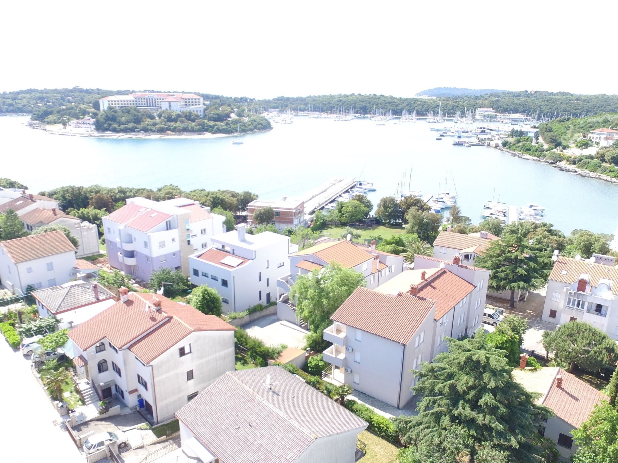 Wohnung mit großer Terrasse-Binnen