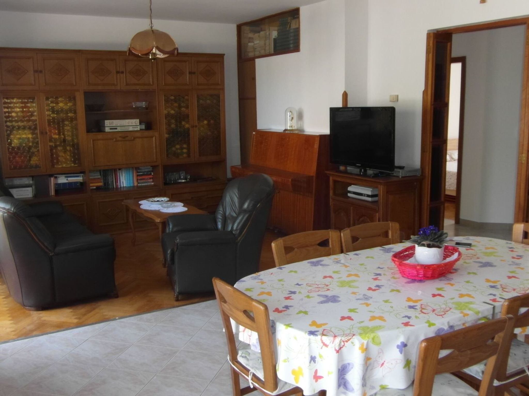 Wohnung mit großer Terrasse-Binnen