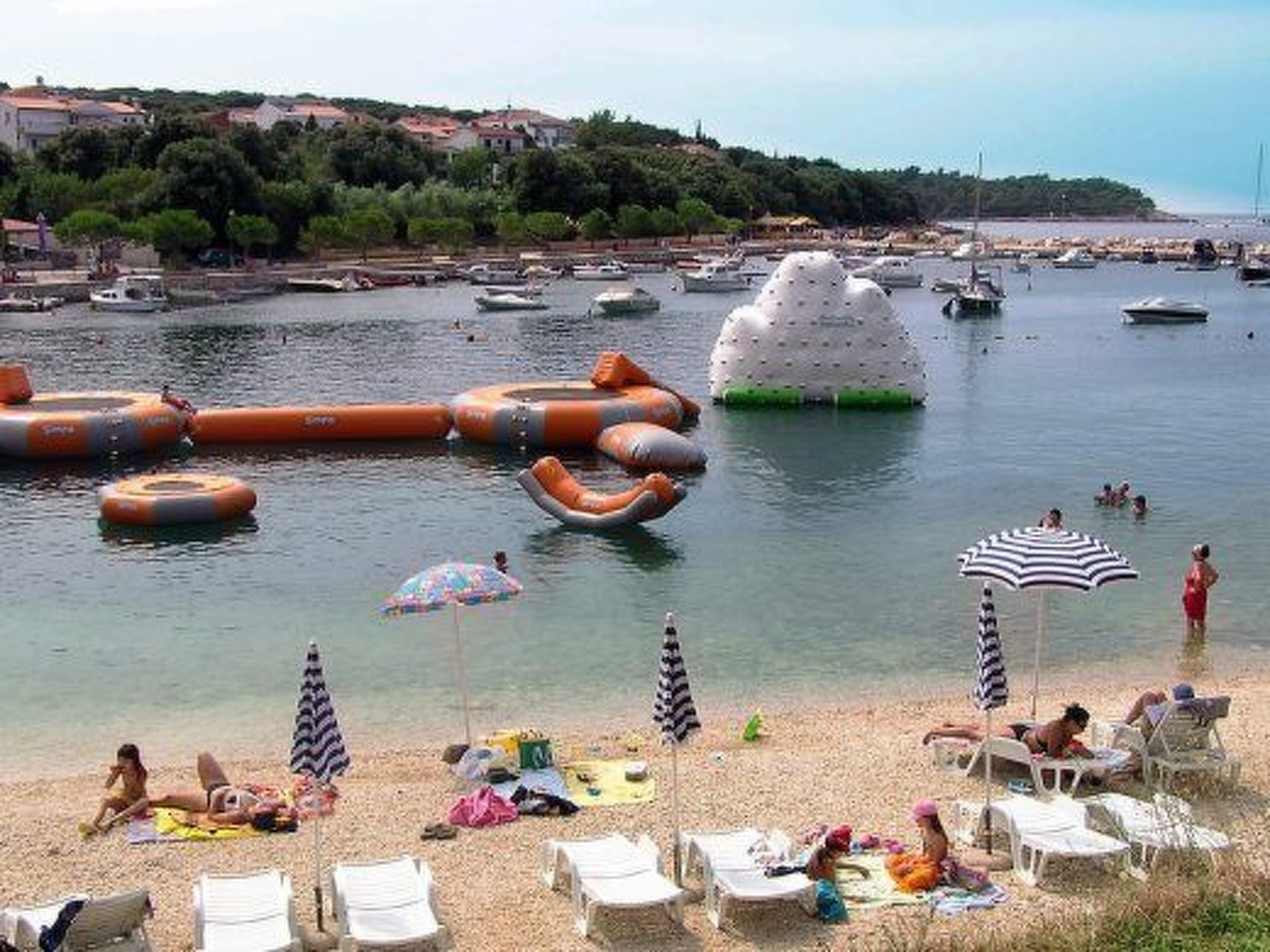 Wohnung mit großer Terrasse-Binnen
