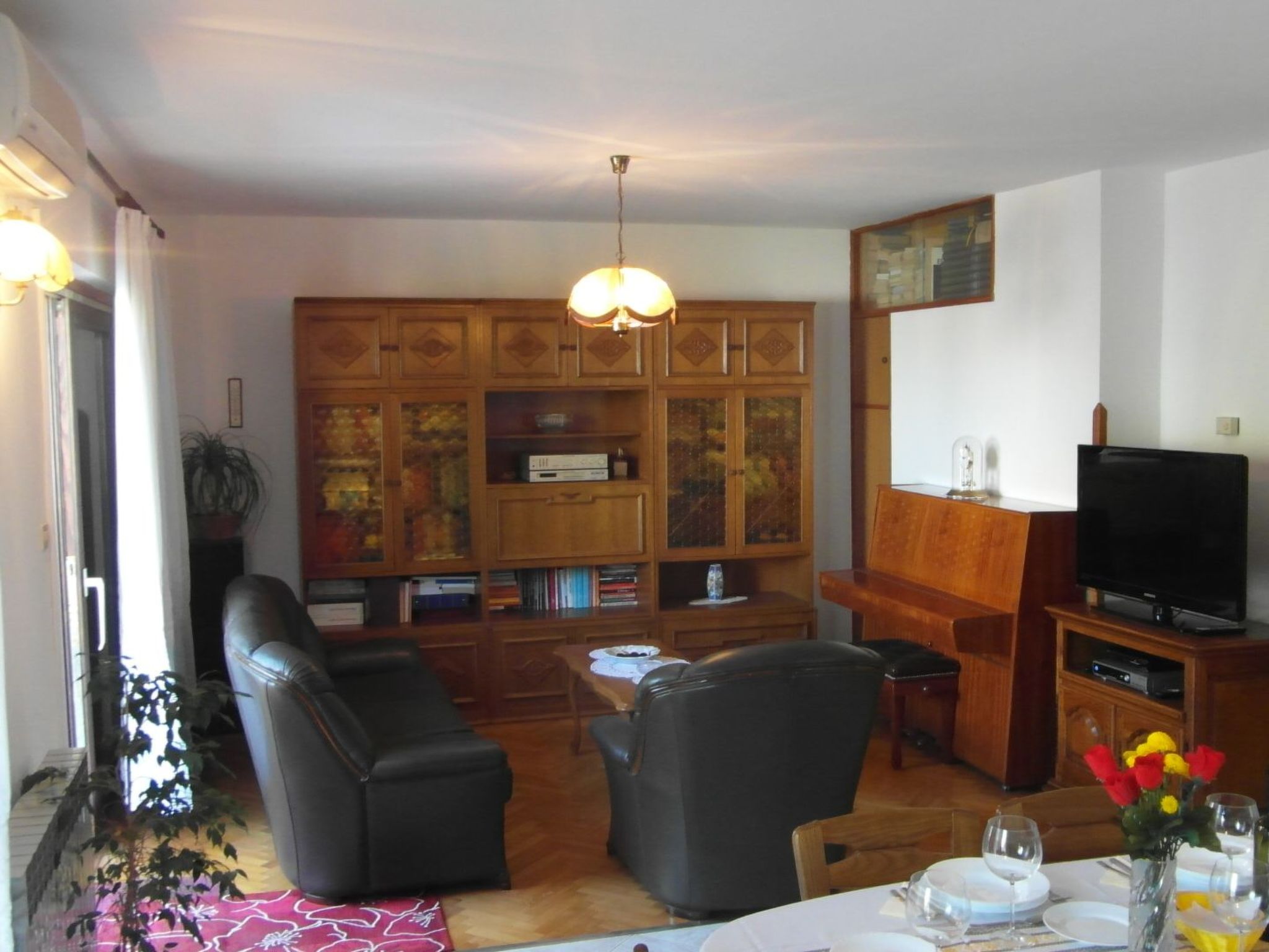 Wohnung mit großer Terrasse-Binnen