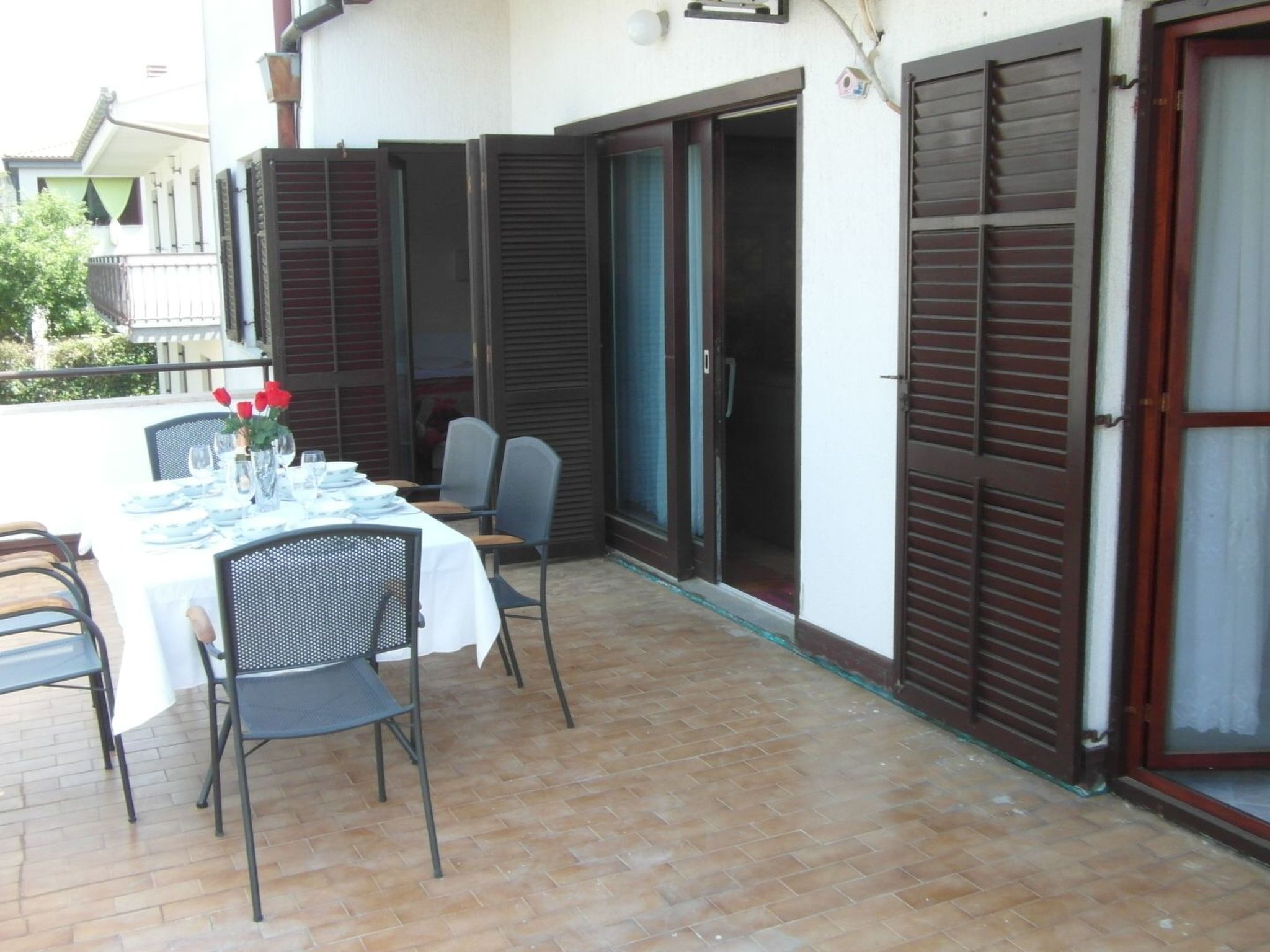 Wohnung mit großer Terrasse-Binnen