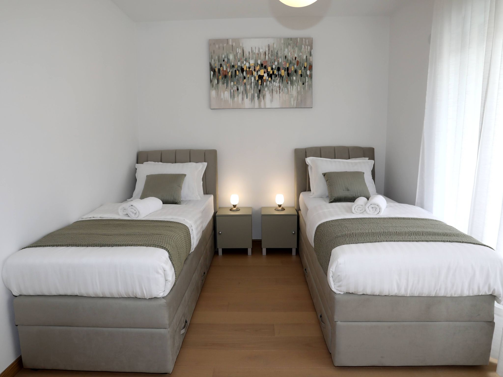 Photo of Luxus-Appartement mit Jacuzzi, Parkplatz und Garten