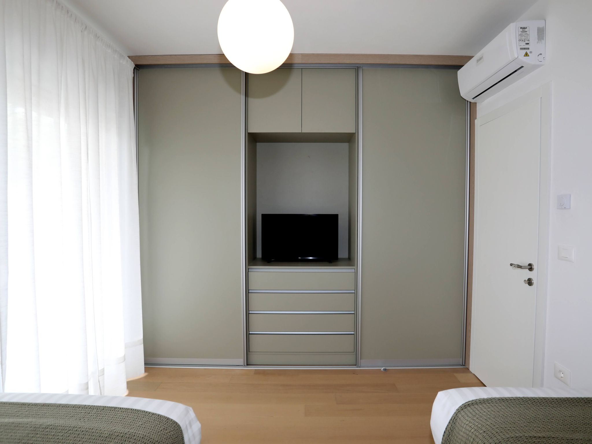 Photo of Luxus-Appartement mit Jacuzzi, Parkplatz und Garten