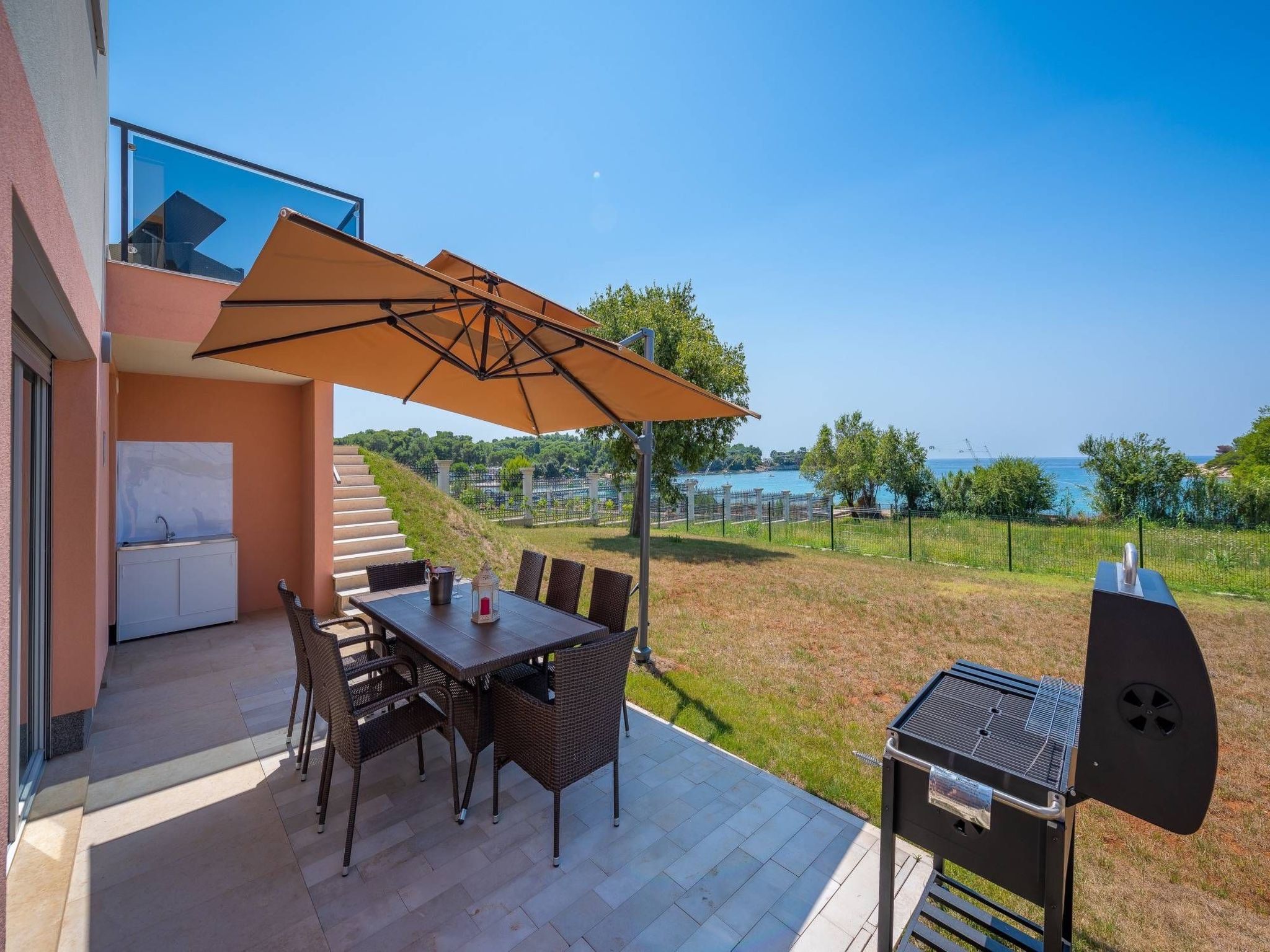 Cedar in Stoja mit großzügigem Garten-Drinnen