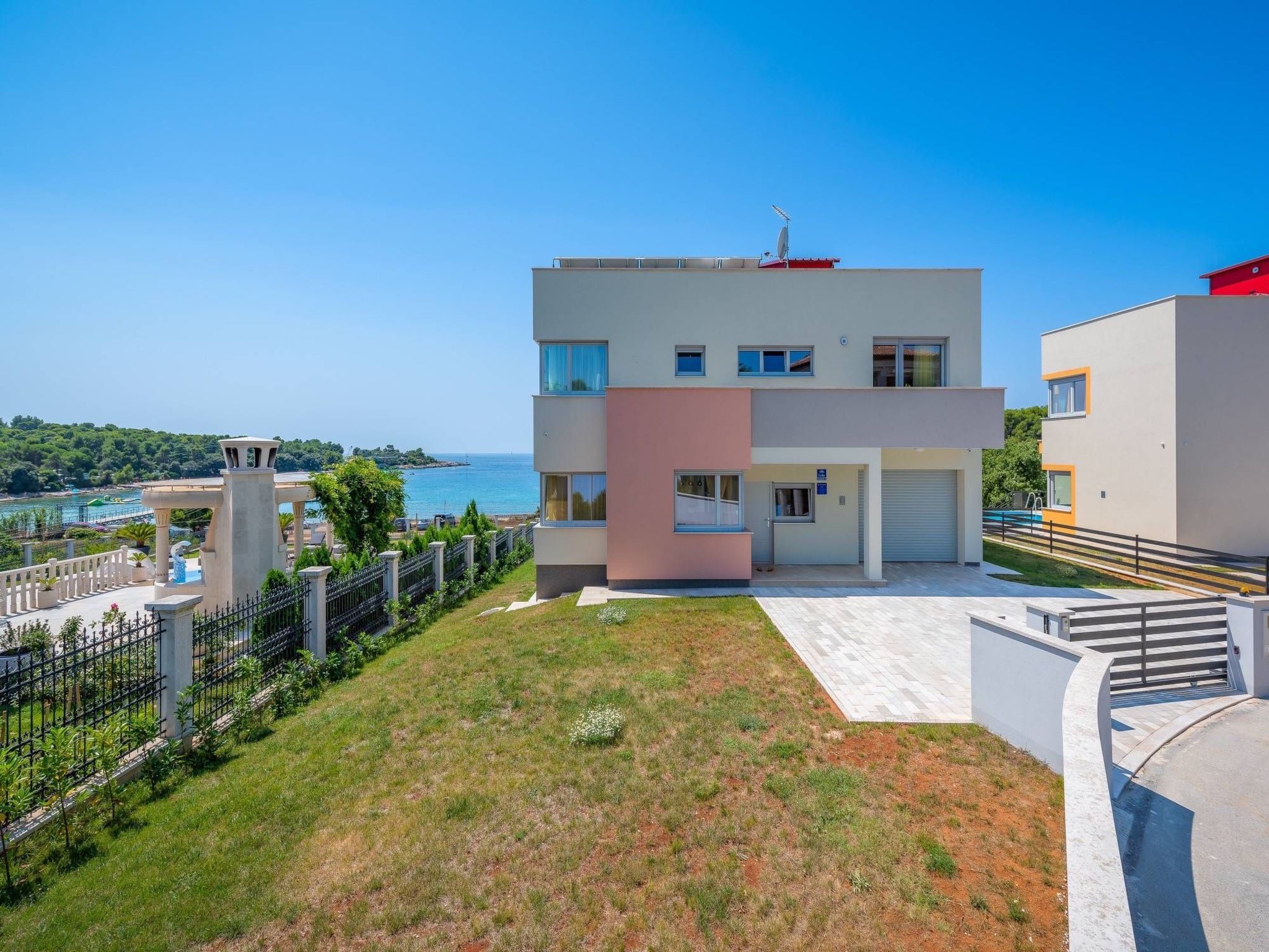 Cedar in Stoja mit großzügigem Garten-Drinnen