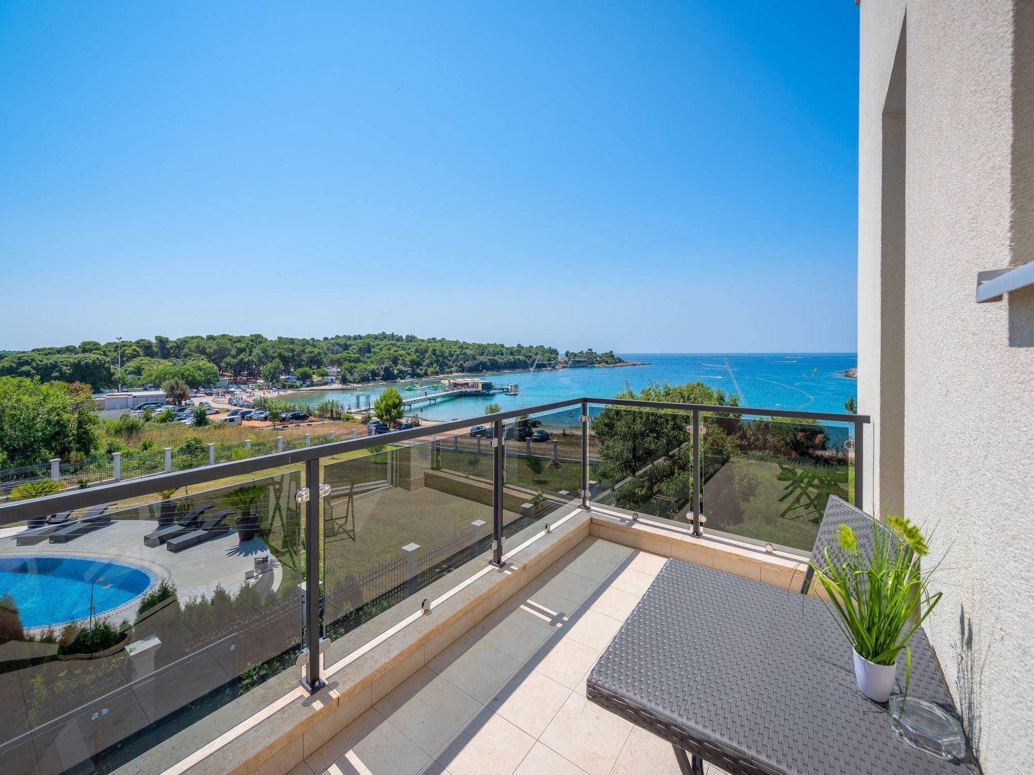 Cedar in Stoja mit großzügigem Garten-Drinnen