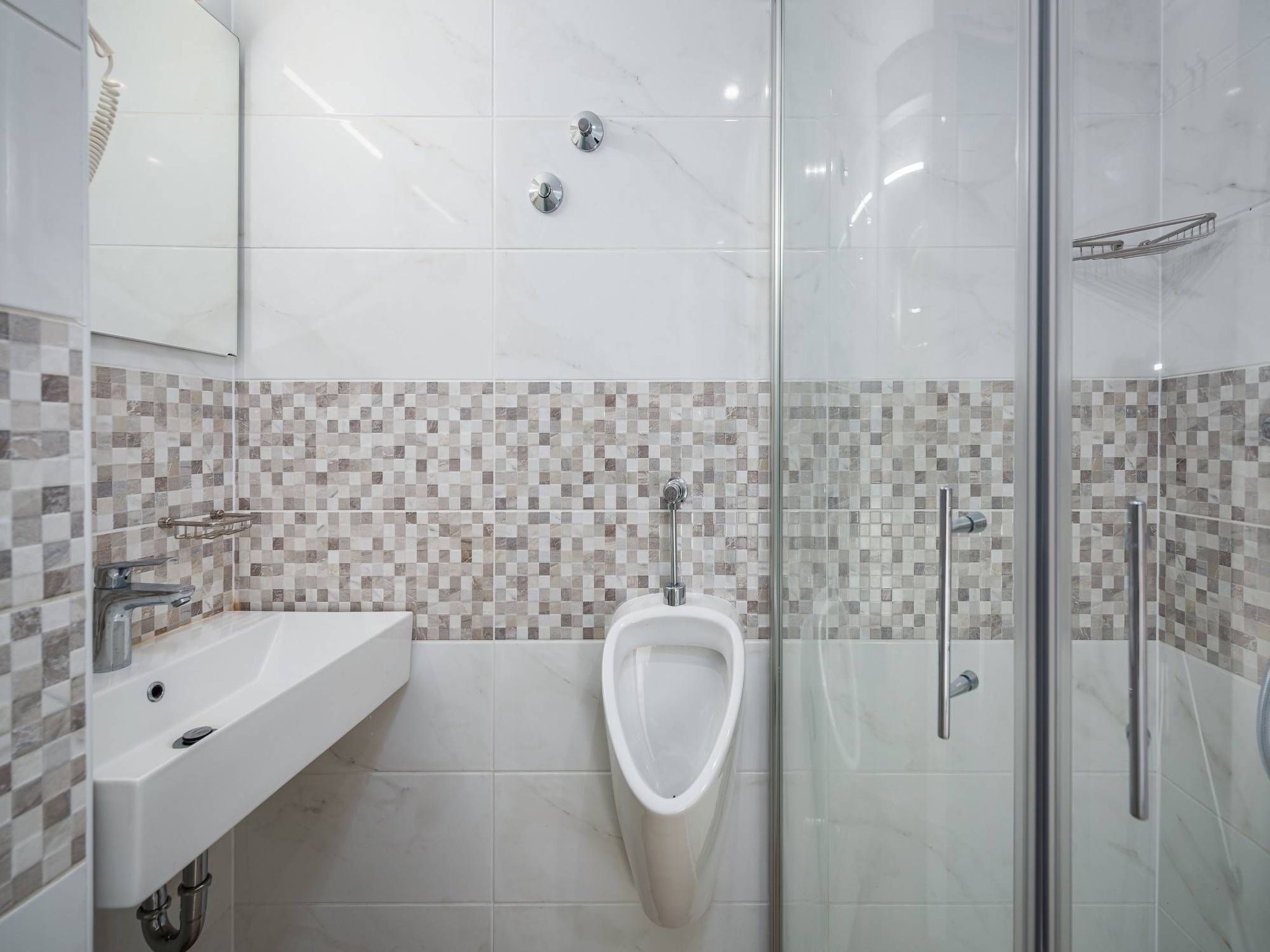 Cedar in Stoja mit großzügigem Garten-Drinnen