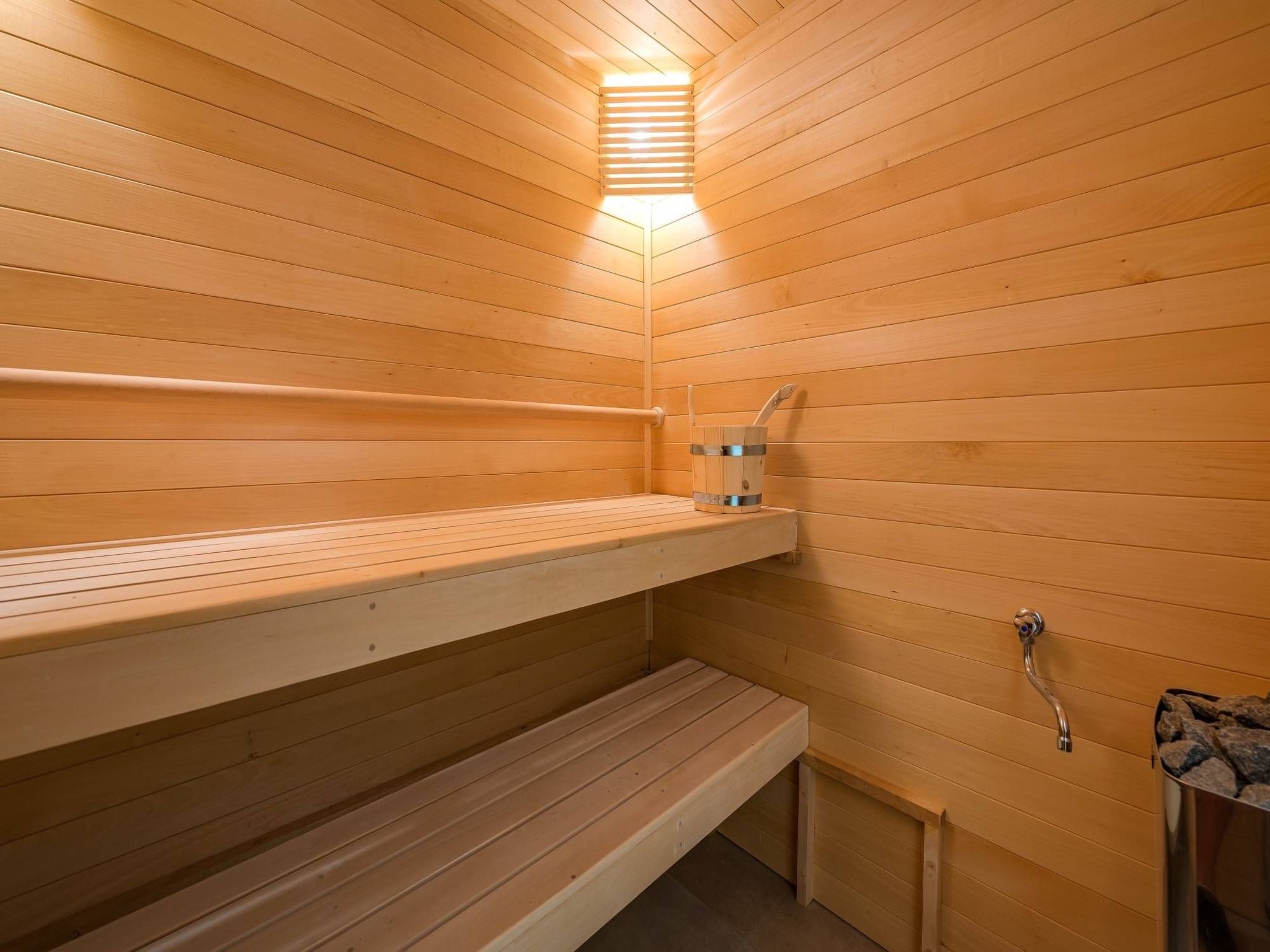 Cedar in Stoja mit großzügigem Garten-Drinnen